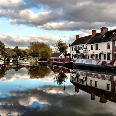 Fergies Canal Side Cottage ウォリック エクステリア 写真