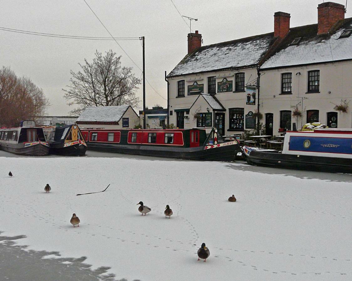 Fergies Canal Side Cottage ウォリック エクステリア 写真