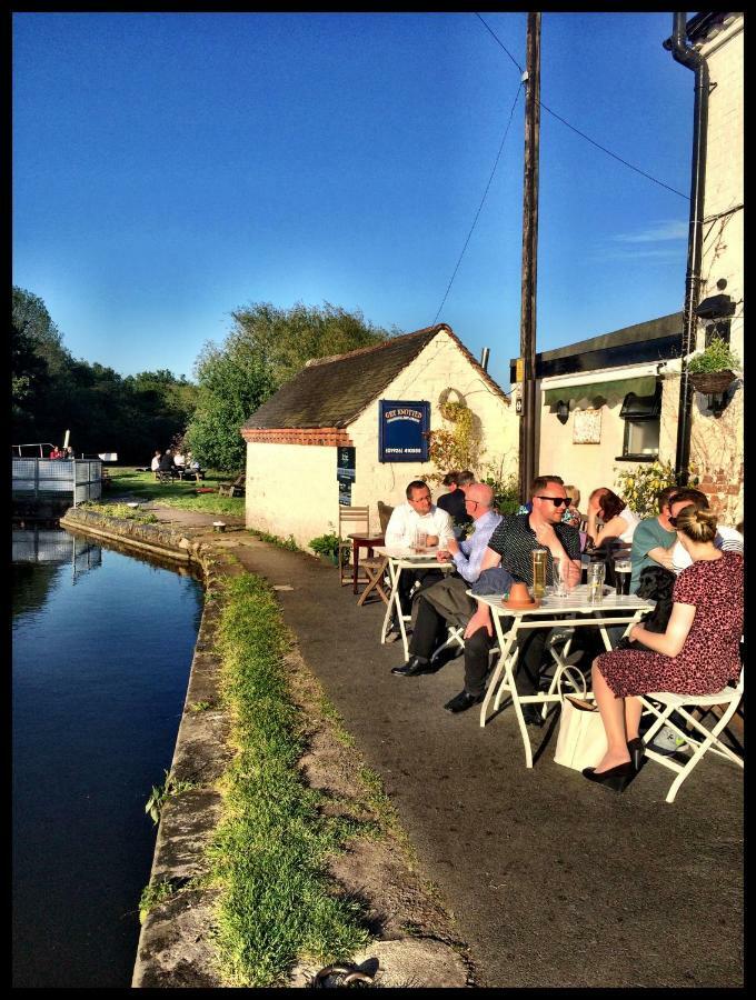 Fergies Canal Side Cottage ウォリック エクステリア 写真