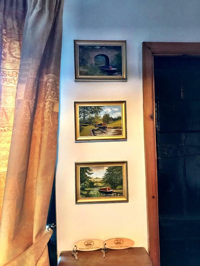 Fergies Canal Side Cottage ウォリック エクステリア 写真