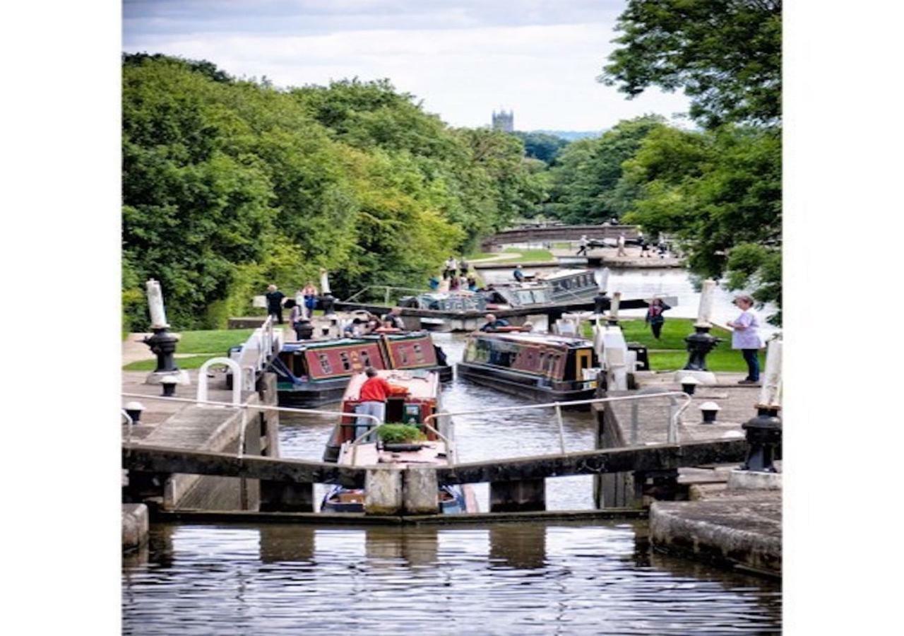 Fergies Canal Side Cottage ウォリック エクステリア 写真
