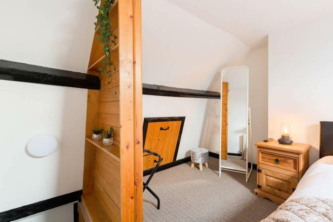 Fergies Canal Side Cottage ウォリック エクステリア 写真